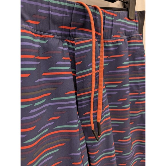 Lululemon T.H.E Short 9" *Size Medium* - Picture 4 of 9